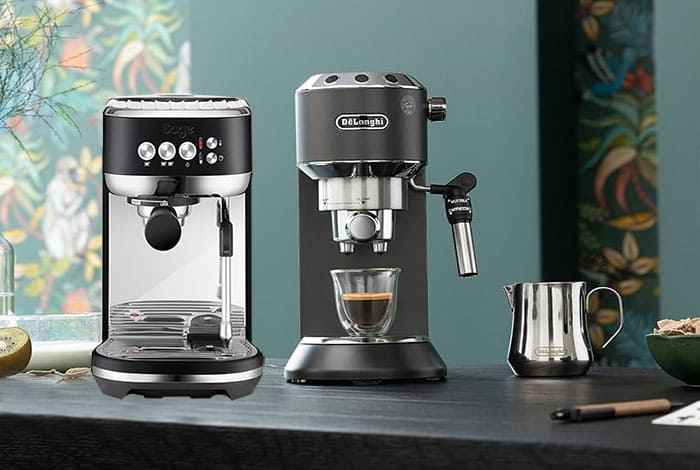 Comparativa de cafeteras espresso De'Longhi Dedica vs Sage Bambino en una encimera
