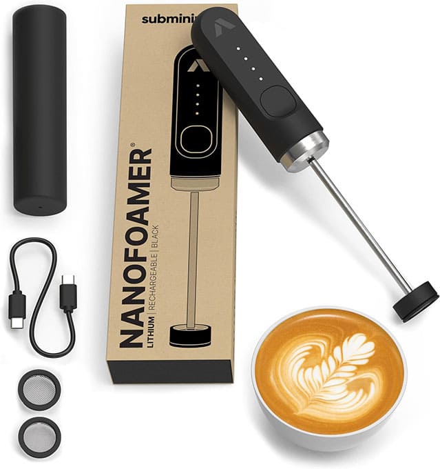 Espumador de leche de mano NanoFoamer Lithium para microespuma sedosa de latte art.
